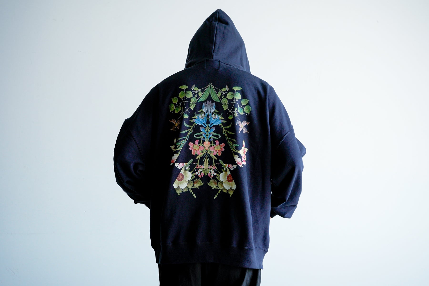 FLOWER HOODIE、FLOWER LS TEE、販売開始のお知らせ