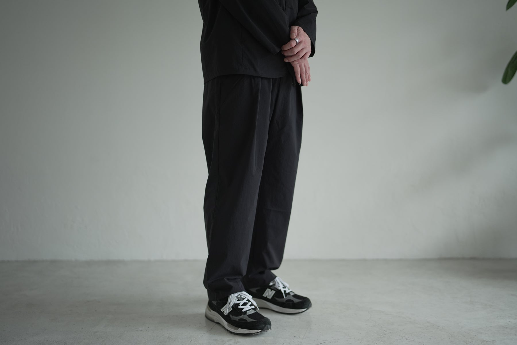 予約】TRANSIT Easy Pants (Relax) / Black【9月入荷予定】
