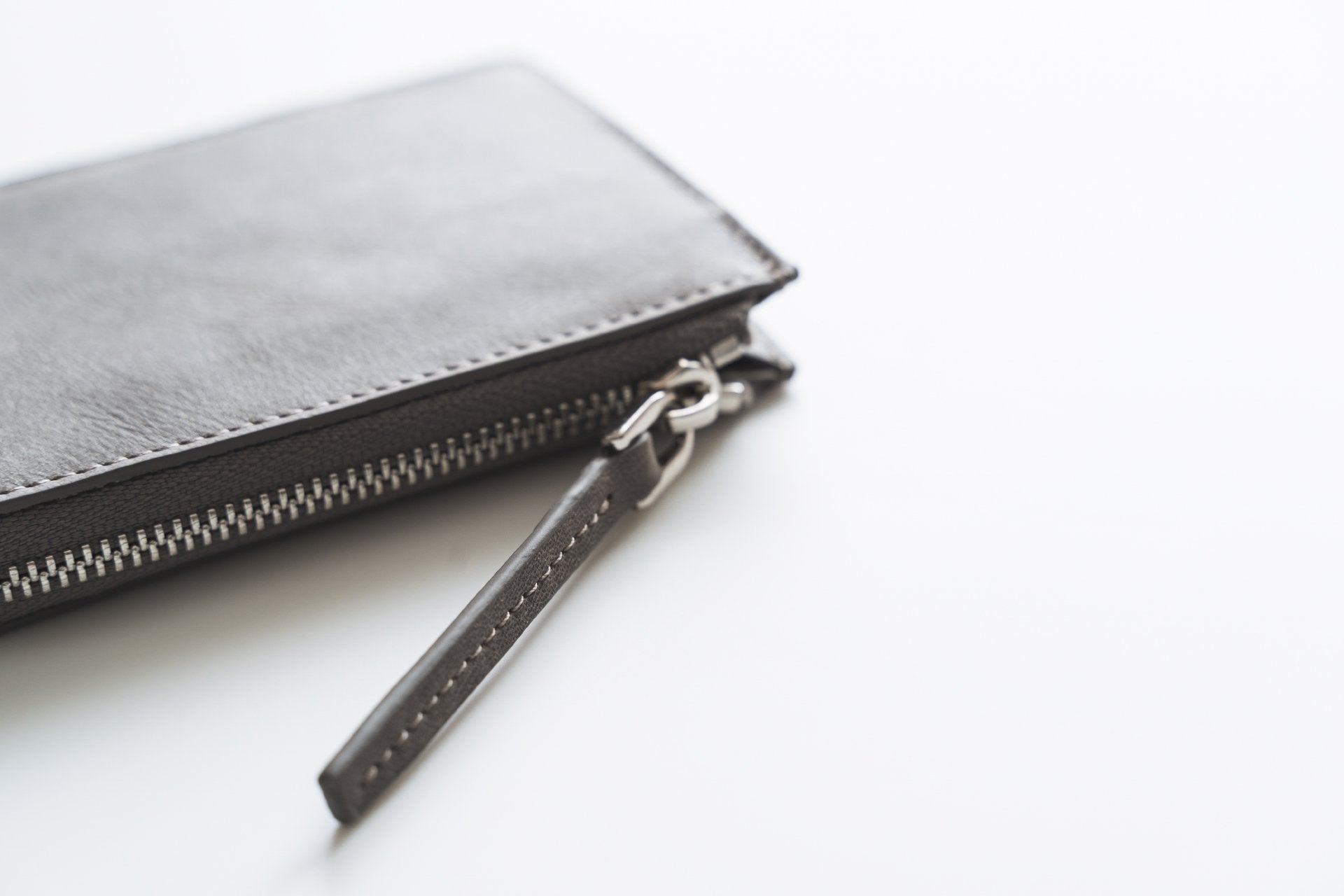 Slim Zip Wallet / Gray